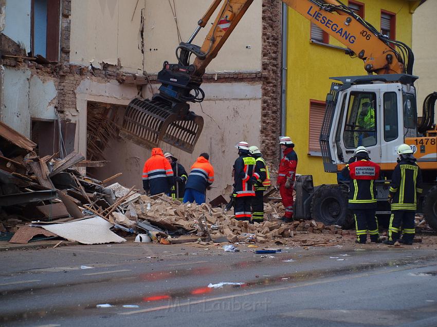 Hausexplosion Bruehl bei Koeln Pingsdorferstr P406.JPG